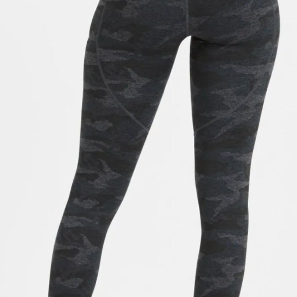 NWT Vuori grey camo elevation legging x small - Picture 2 of 5